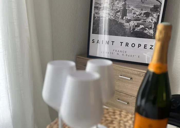 Domaine Des Vignes Golfe De Saint Tropez Nyaraló